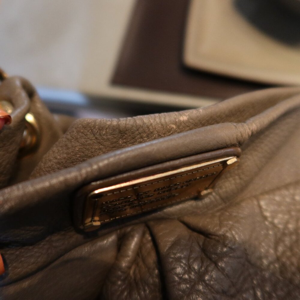 Marc By Marc Jacobs brownish grey classic leather Q Hillier hobo handbag/purse - Picture 14 of 16